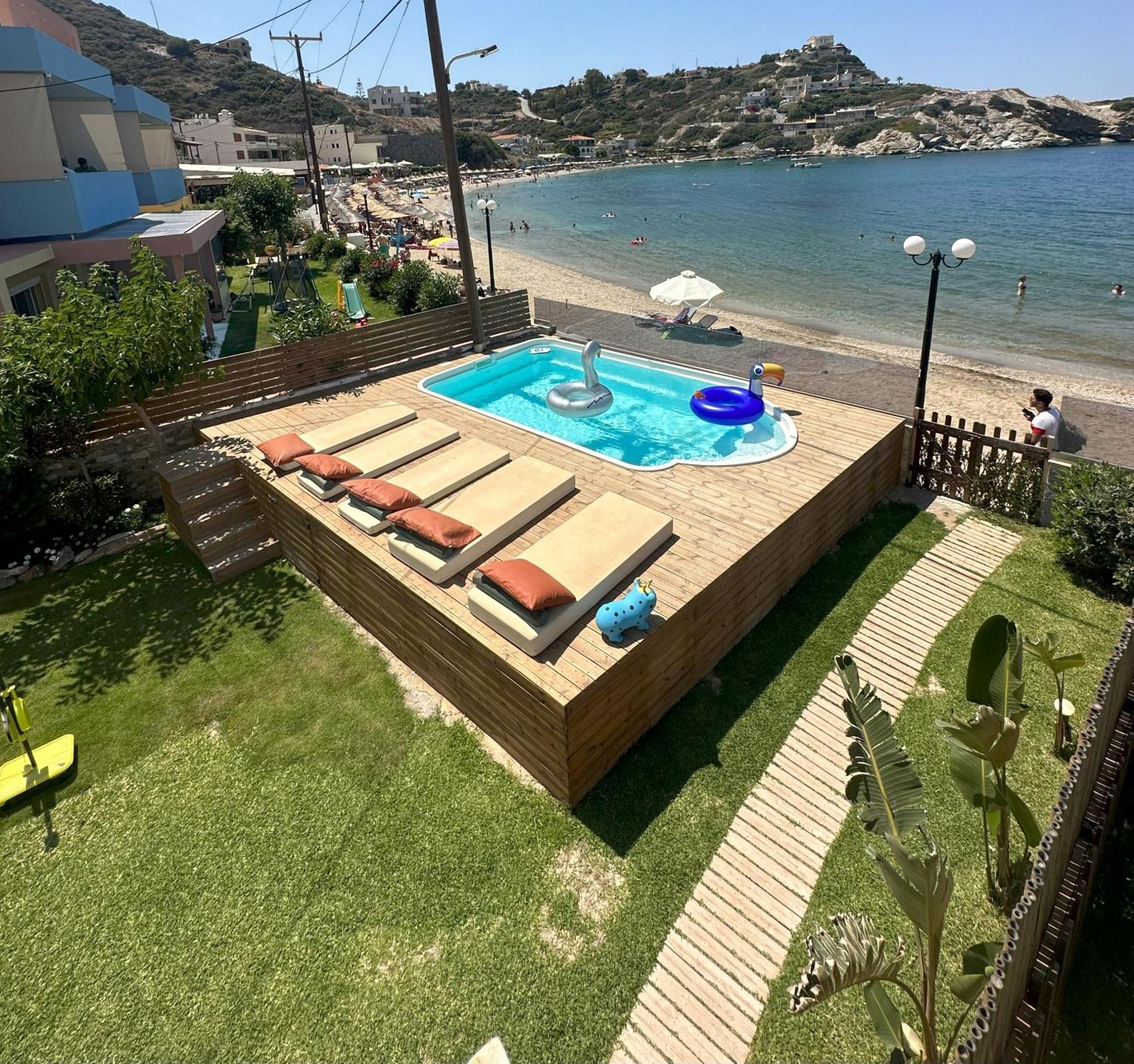 Beach Front Apartment With Swimming Pool Ligaria  Exterior photo